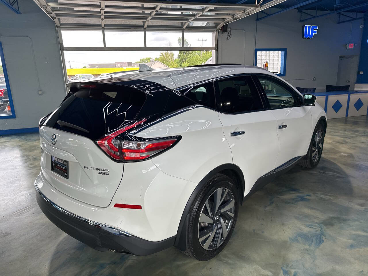 Used 2017 Nissan Murano Platinum image 12