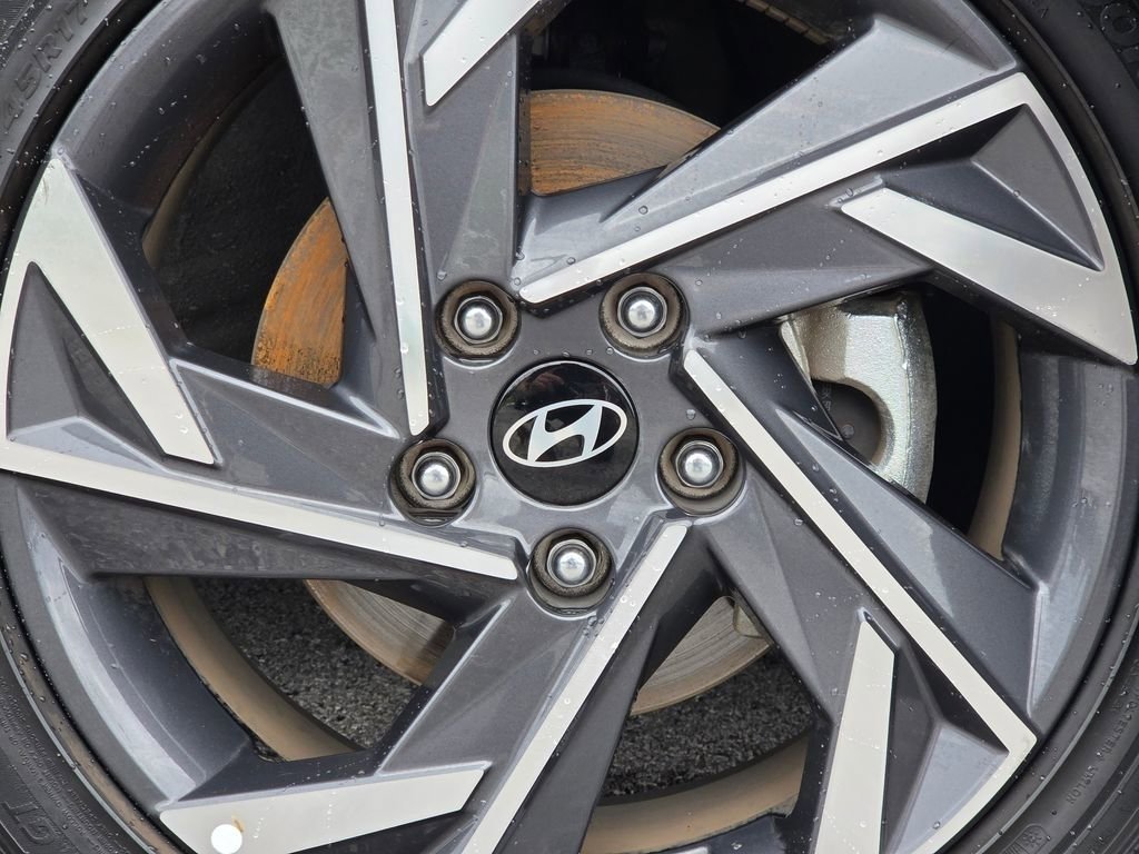 Used 2025 Hyundai Elantra SEL FWD image 19