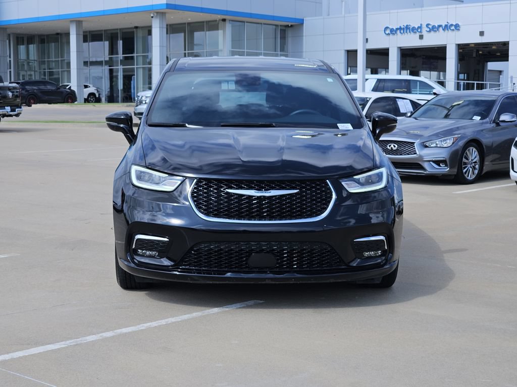 Used 2024 Chrysler Pacifica Touring FWD video 2