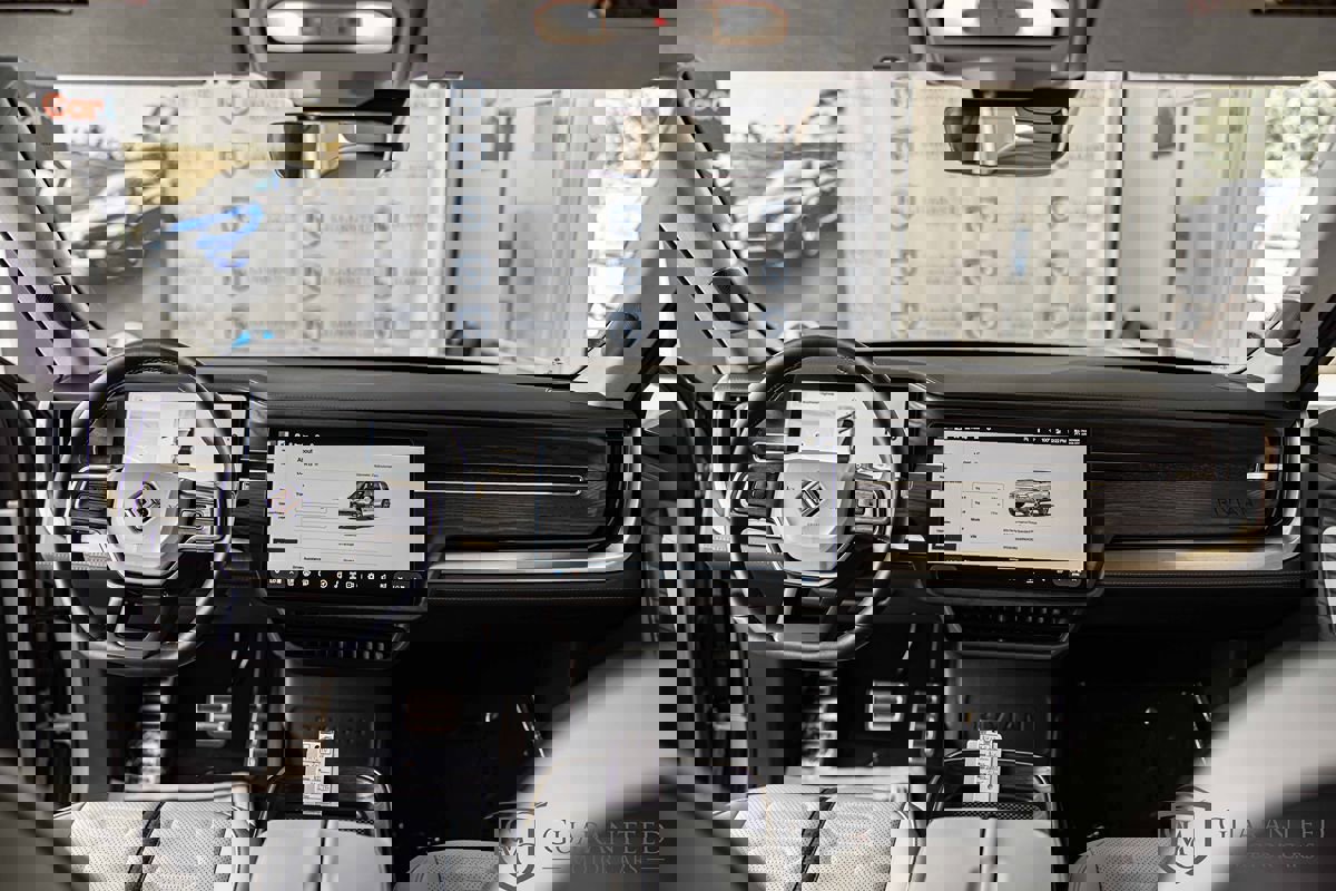 Used 2024 Rivian R1S Adventure image 37