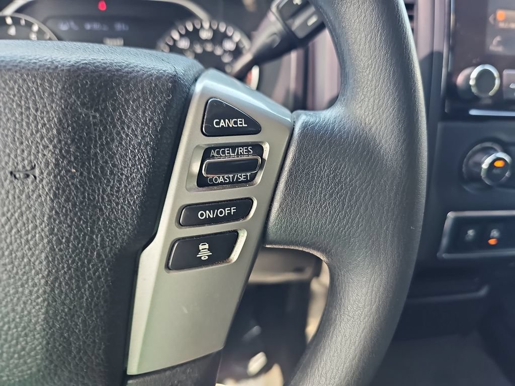 Used 2022 Nissan Titan SV RWD image 18