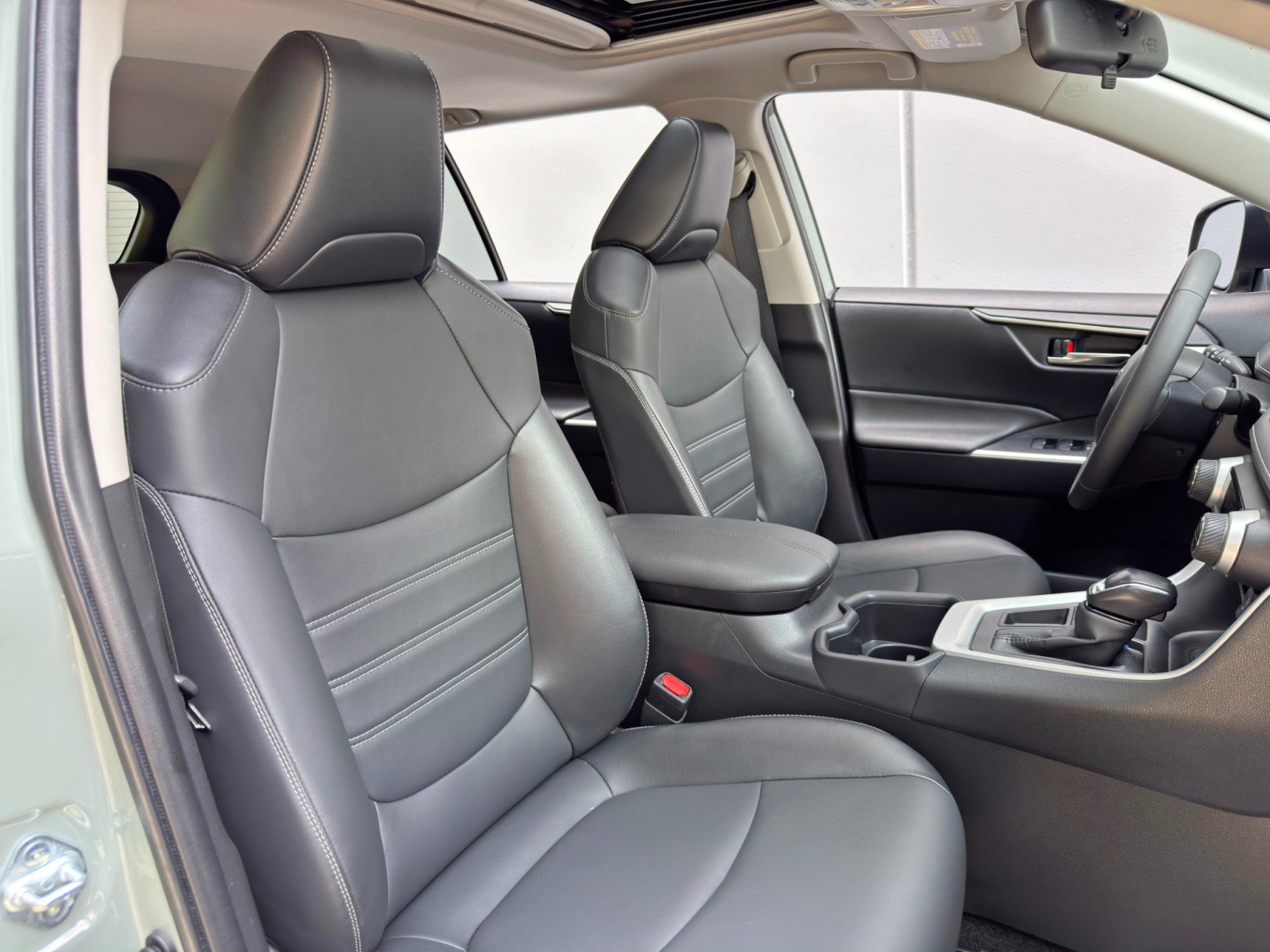 Used 2023 Toyota RAV4 XLE Premium FWD image 36