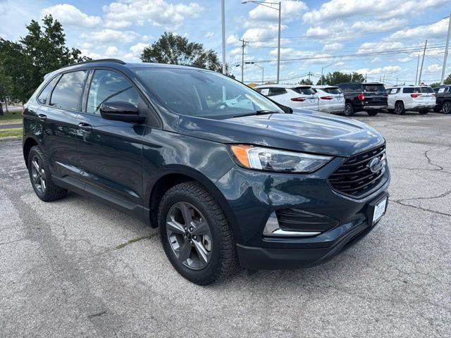 Used 2023 Ford Edge SEL w/ Sport Appearance Package AWD/4WD image 3