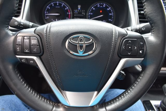 Used 2015 Toyota Highlander XLE AWD/4WD image 23