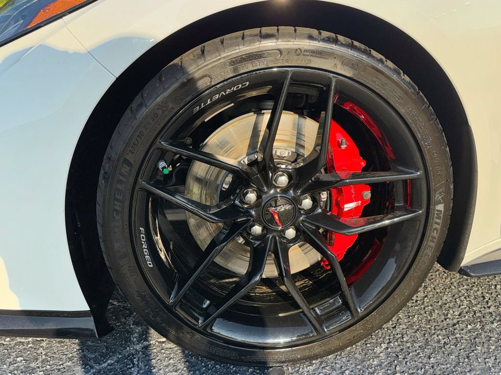 Used 2026 Chevrolet Corvette Z06 w/ Stealth Interior Trim Package RWD image 12