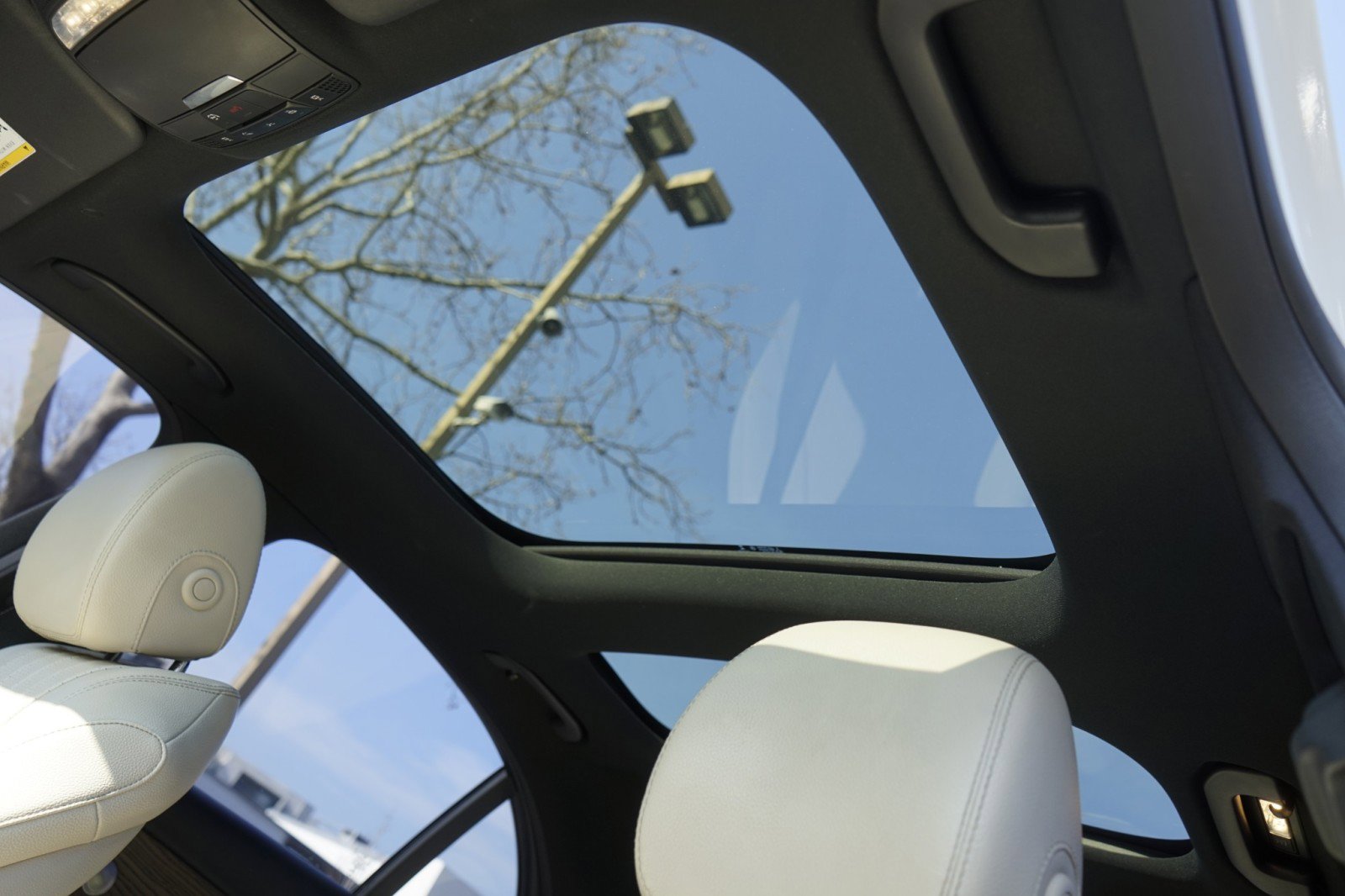 Used 2022 Mercedes-Benz E 350 Sedan w/ AMG Line Exterior image 27