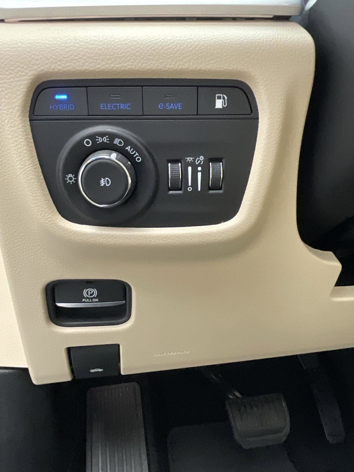 Used 2024 Jeep Grand Cherokee Limited 4xe image 21