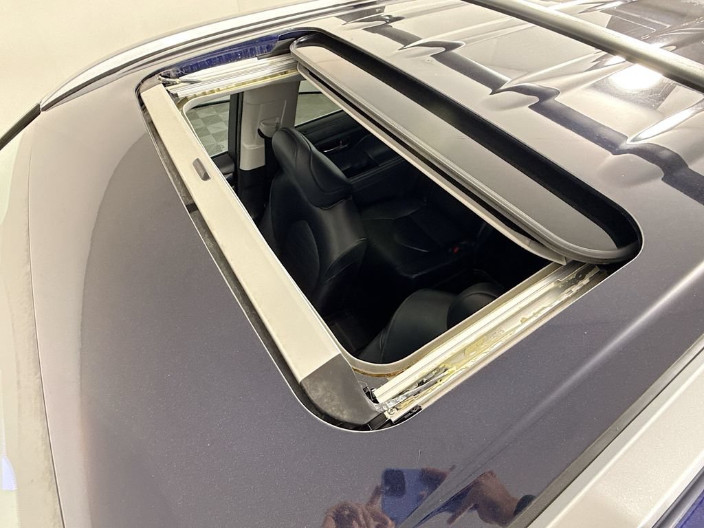 Used 2023 Toyota Highlander XLE FWD image 23