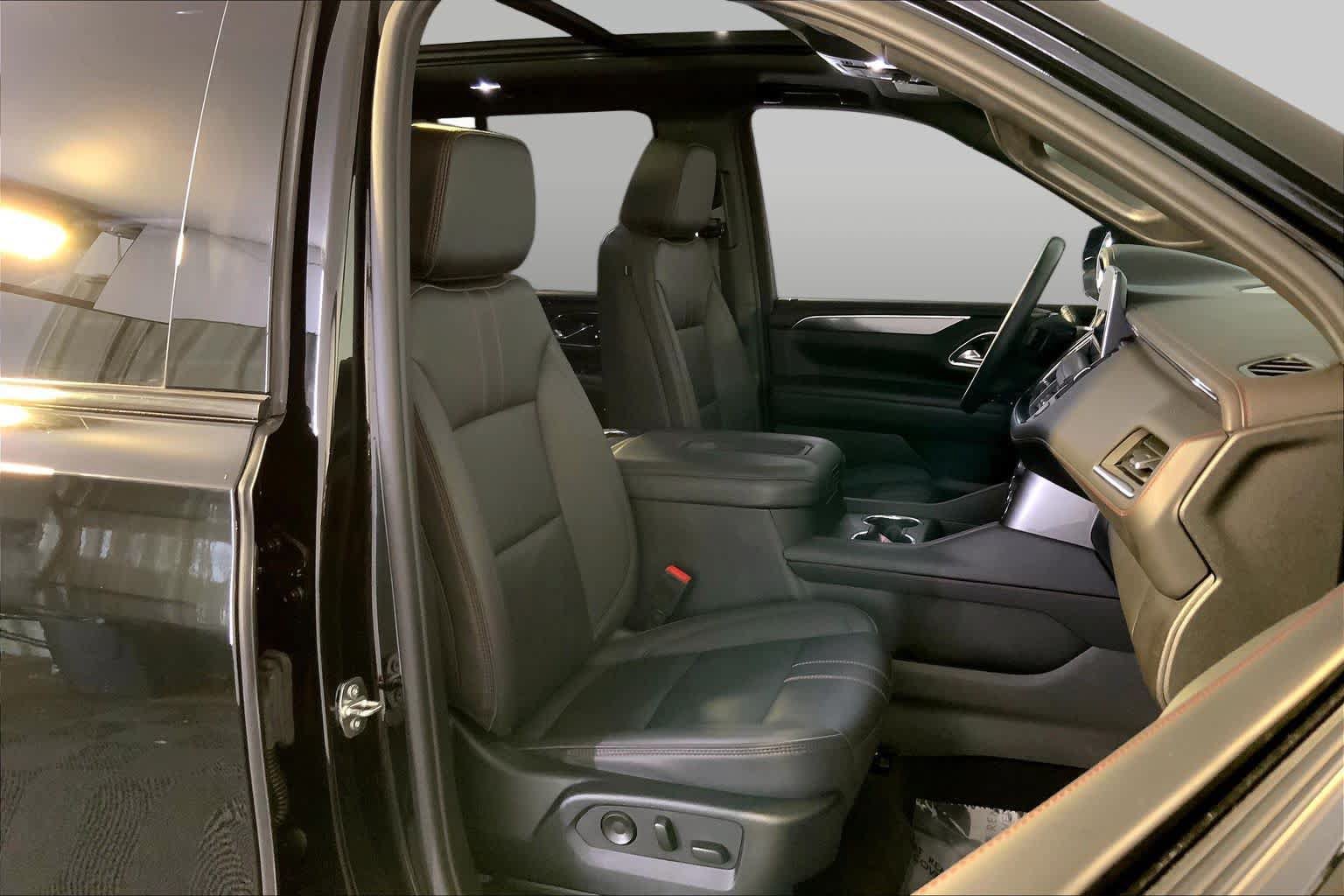 Used 2023 Chevrolet Tahoe RST w/ Luxury Package AWD/4WD image 8