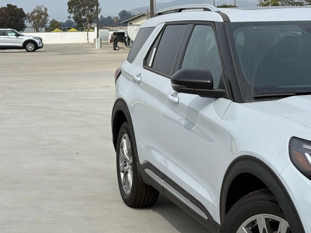 New 2026 Ford Explorer Platinum image 5