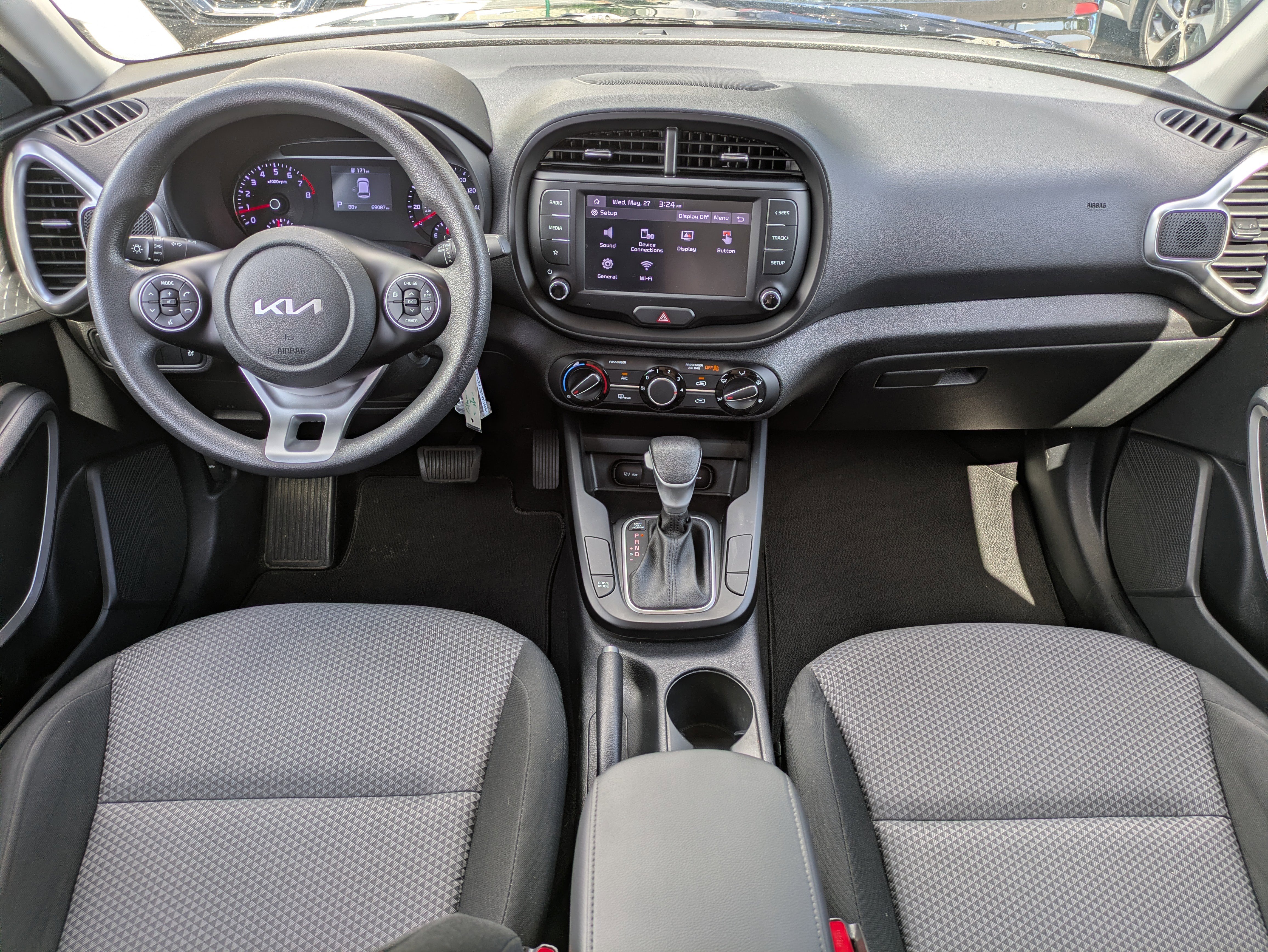 Used 2022 Kia Soul LX FWD image 13