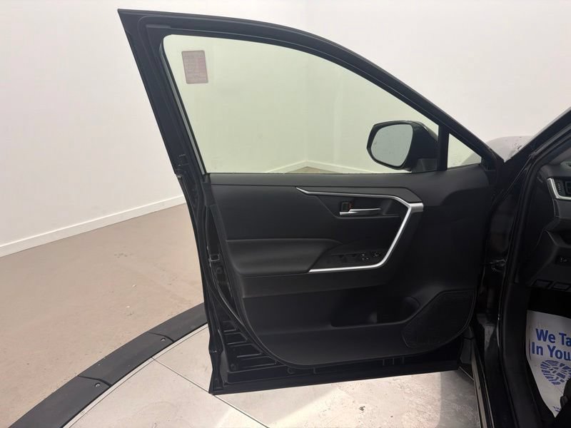 Used 2019 Toyota RAV4 XLE w/ Convenience Package AWD/4WD image 18