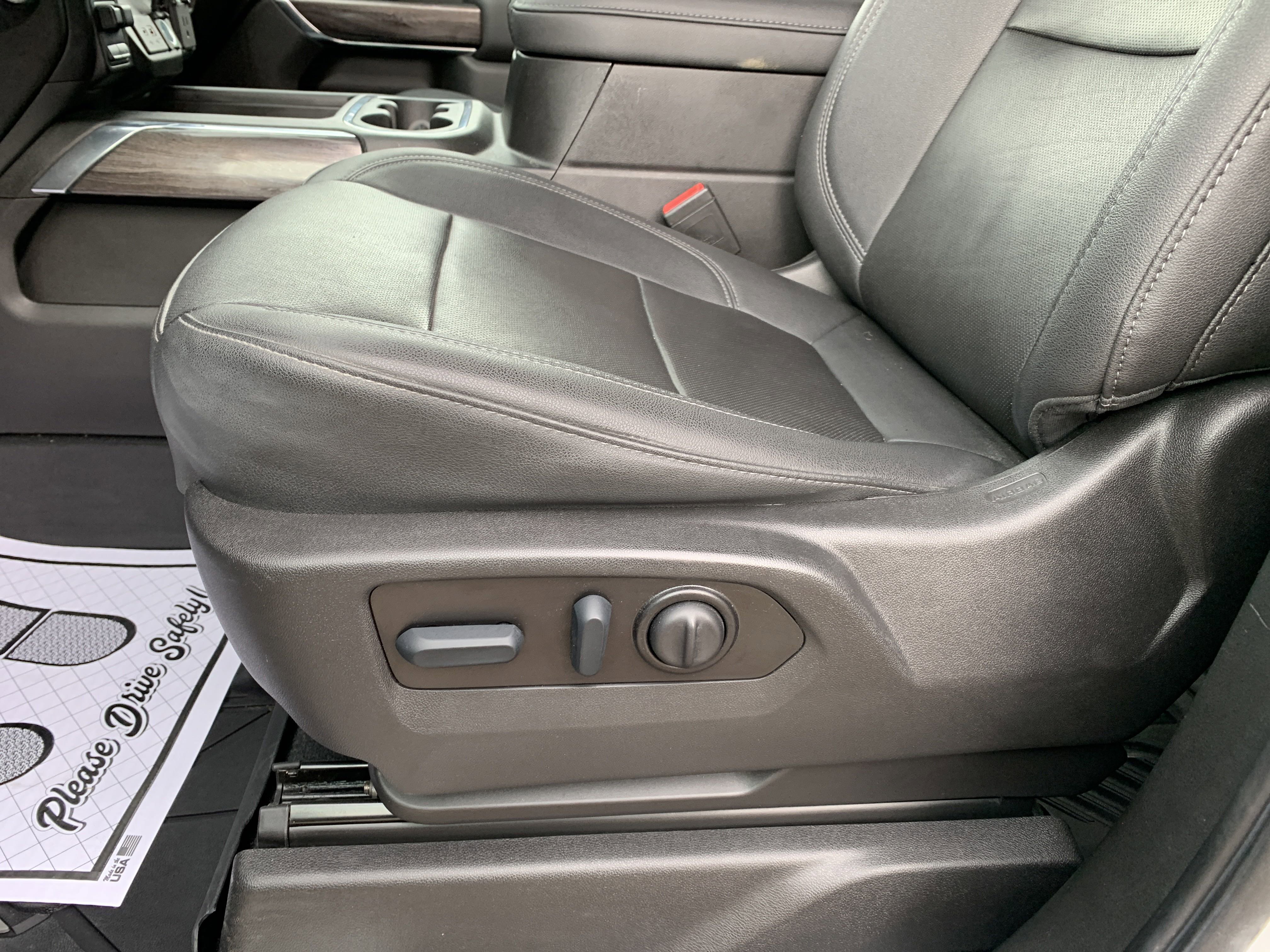 Used 2022 Chevrolet Silverado 3500 LTZ w/ LTZ Convenience Package image 26