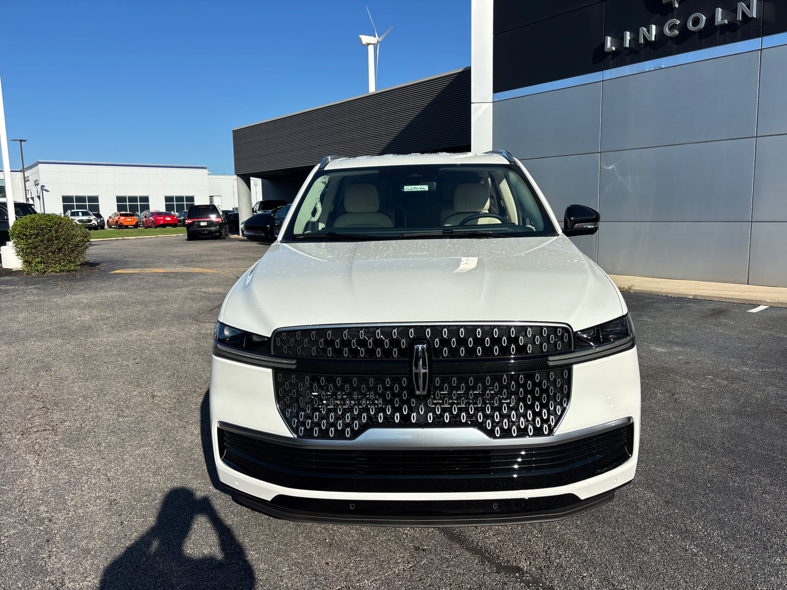 New 2027 Lincoln Navigator Premiere AWD/4WD image 2