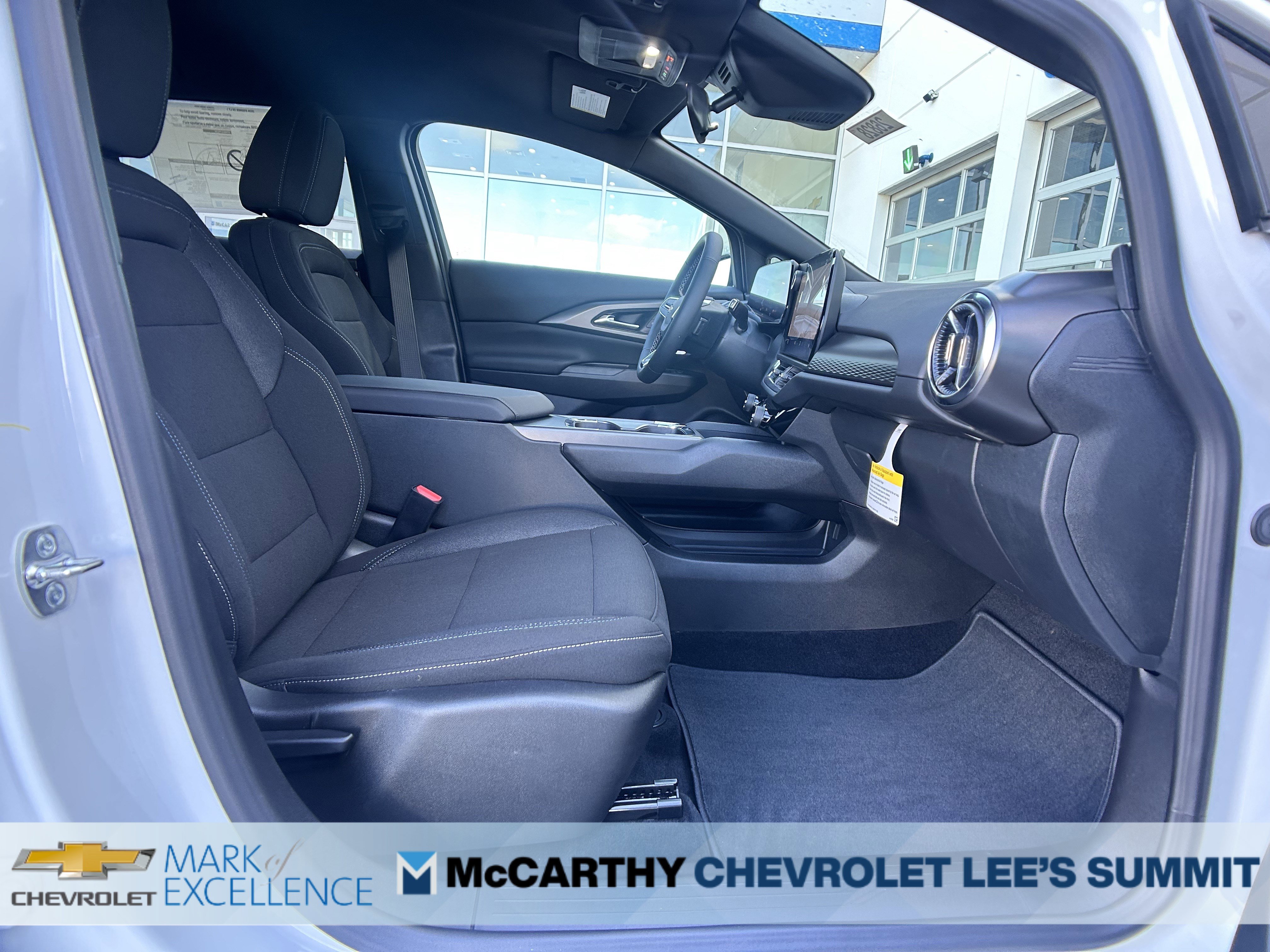 New 2026 Chevrolet Equinox EV LT image 41