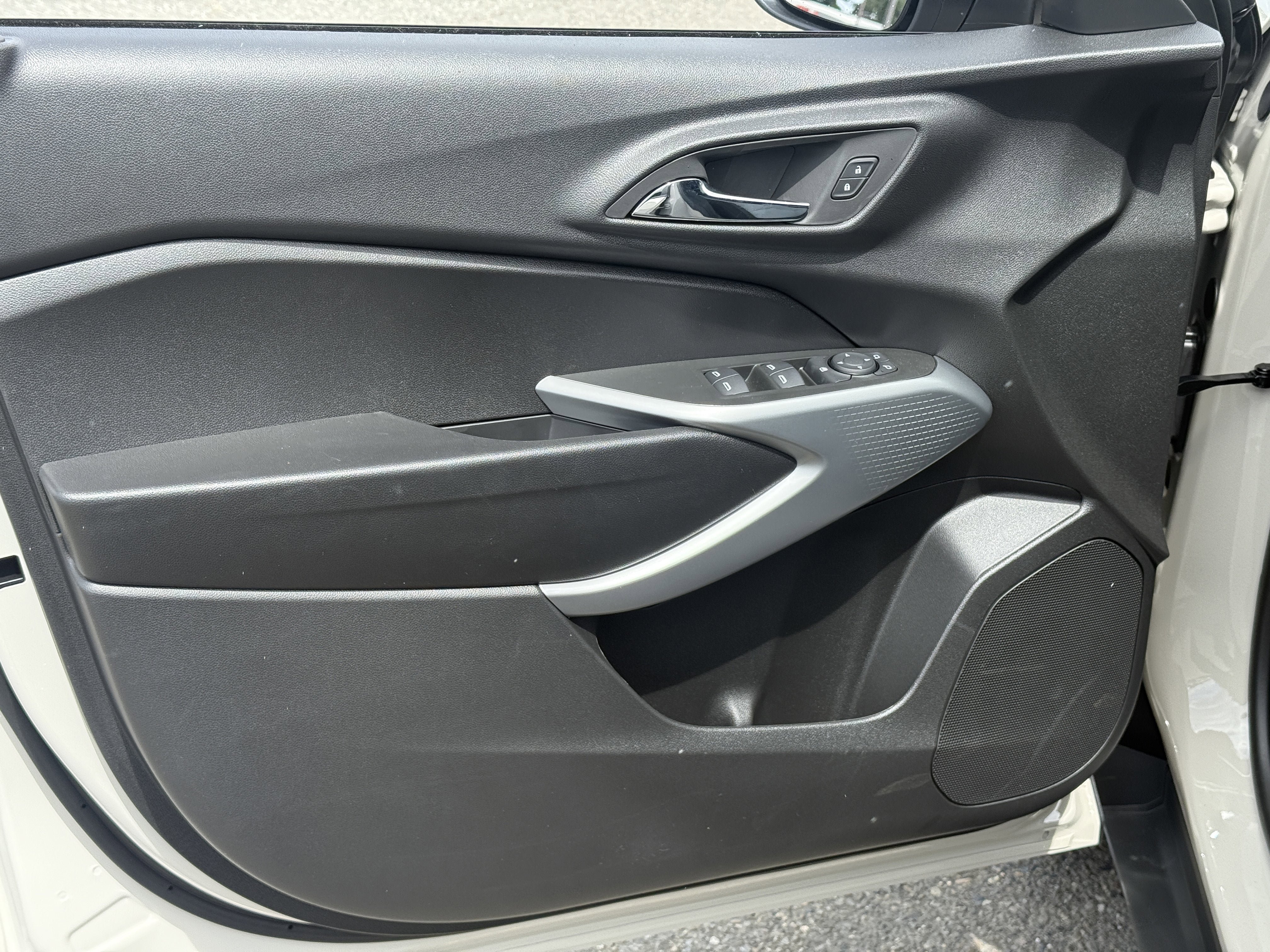 New 2026 Chevrolet Trax RS w/ Driver Confidence Package FWD image 9