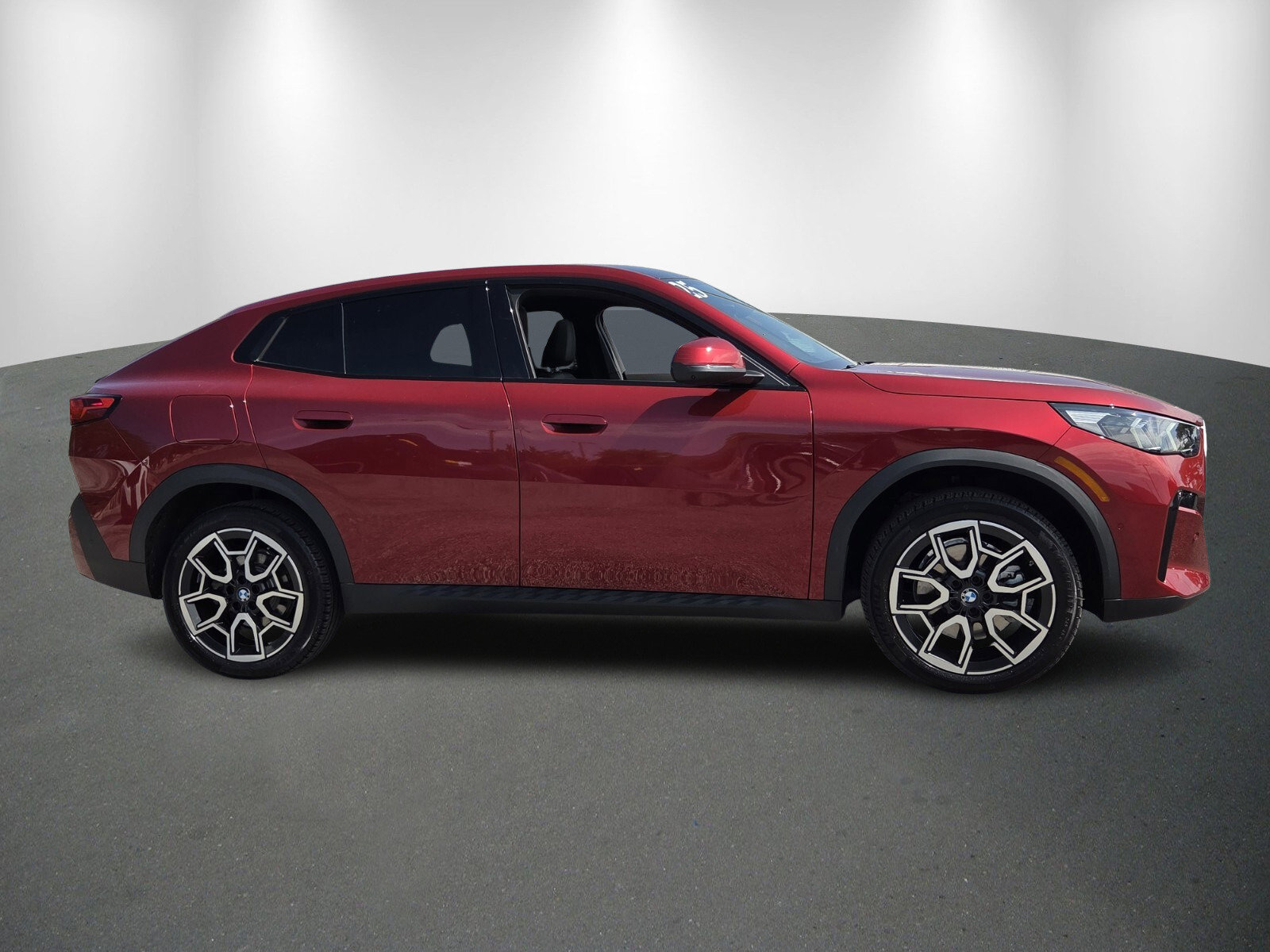 Certified 2025 BMW X2 xDrive28i image 7