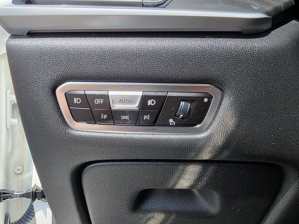 Used 2022 BMW X7 xDrive40i w/ M Sport Package image 14