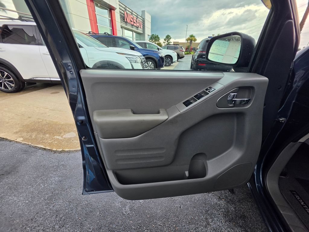 Used 2018 Nissan Frontier SV RWD image 12