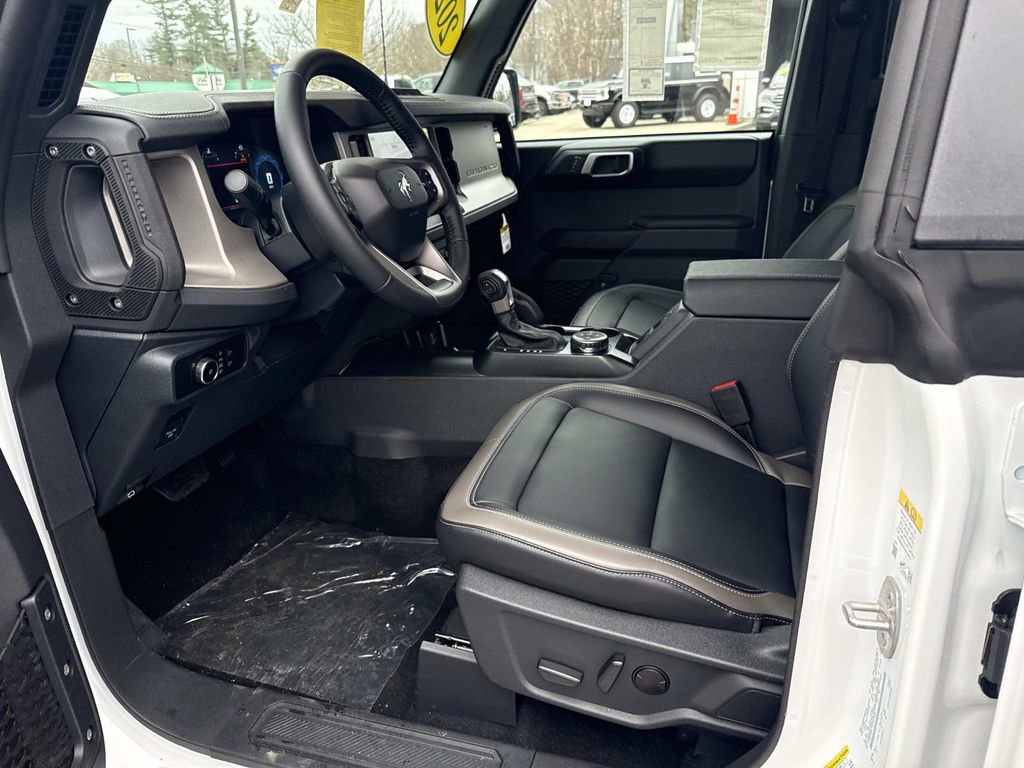 New 2025 Ford Bronco Outer Banks w/ Sasquatch Package AWD/4WD image 40