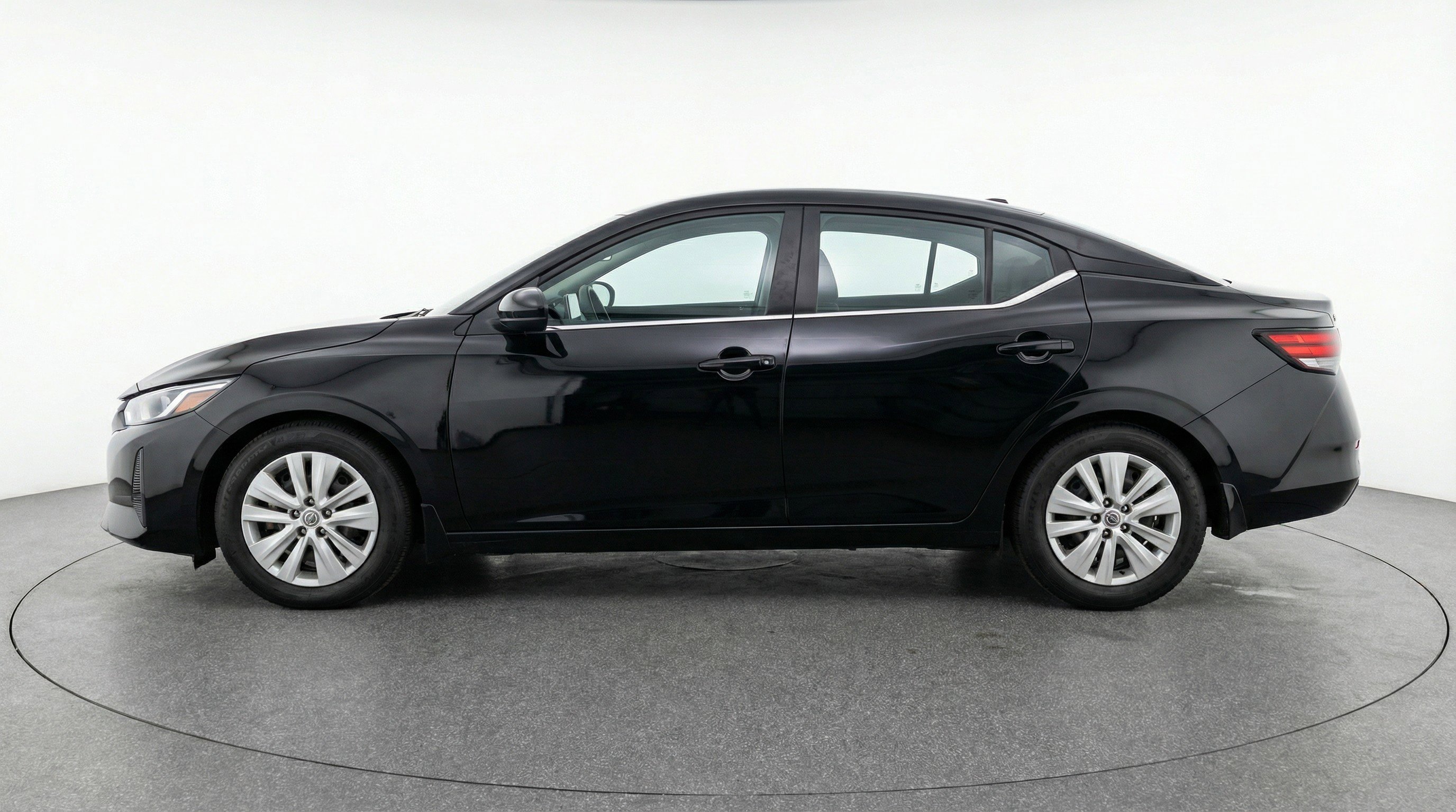 Used 2025 Nissan Sentra S FWD image 5