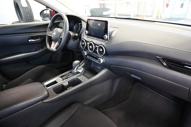 Used 2024 Nissan Sentra SV FWD image 14