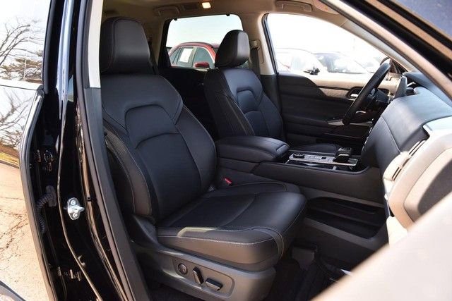 Certified 2025 Nissan Pathfinder SL w/ SL Premium Package image 24