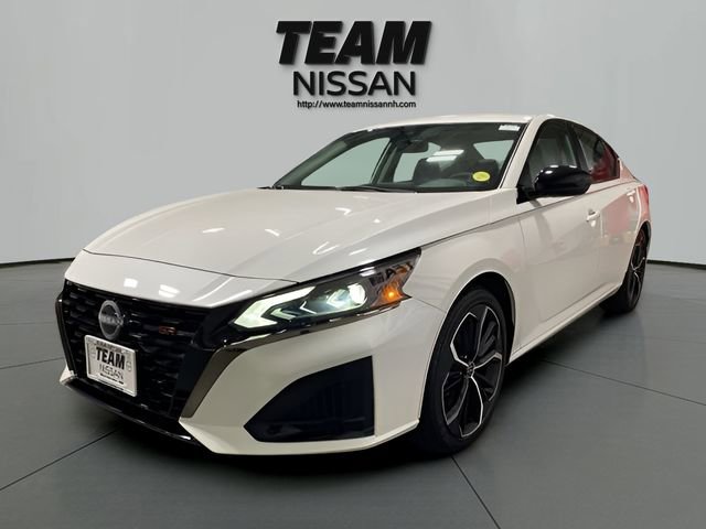 Certified 2025 Nissan Altima 2.5 SR FWD image 3