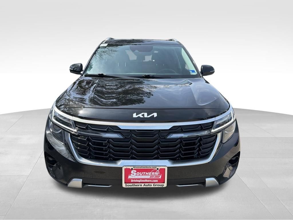 Certified 2025 Kia Seltos S image 9