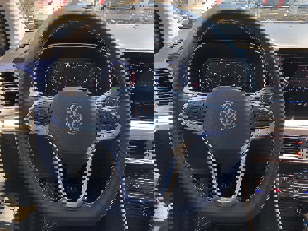 New 2025 Volkswagen Taos SEL image 18