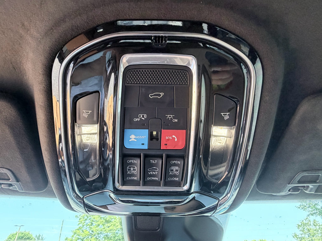Used 2024 Jeep Grand Cherokee L Summit AWD/4WD image 17
