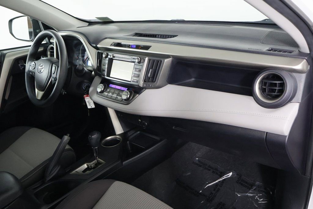 Used 2015 Toyota RAV4 XLE FWD image 9