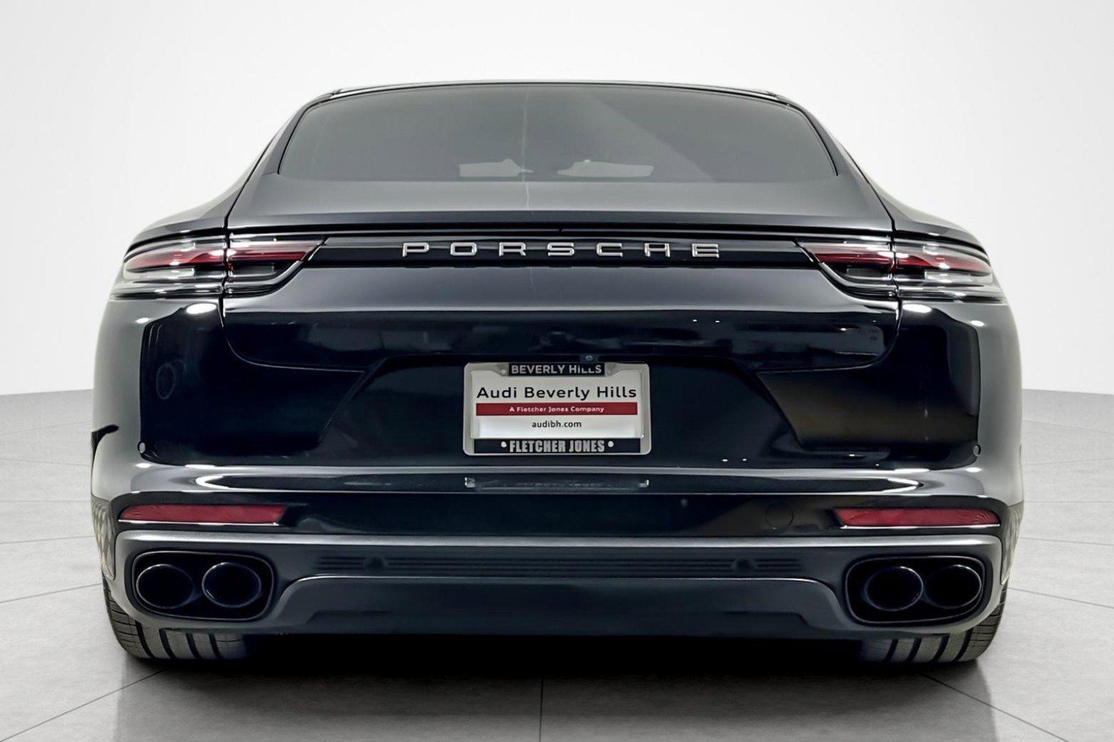 Used 2018 Porsche Panamera 4 image 4