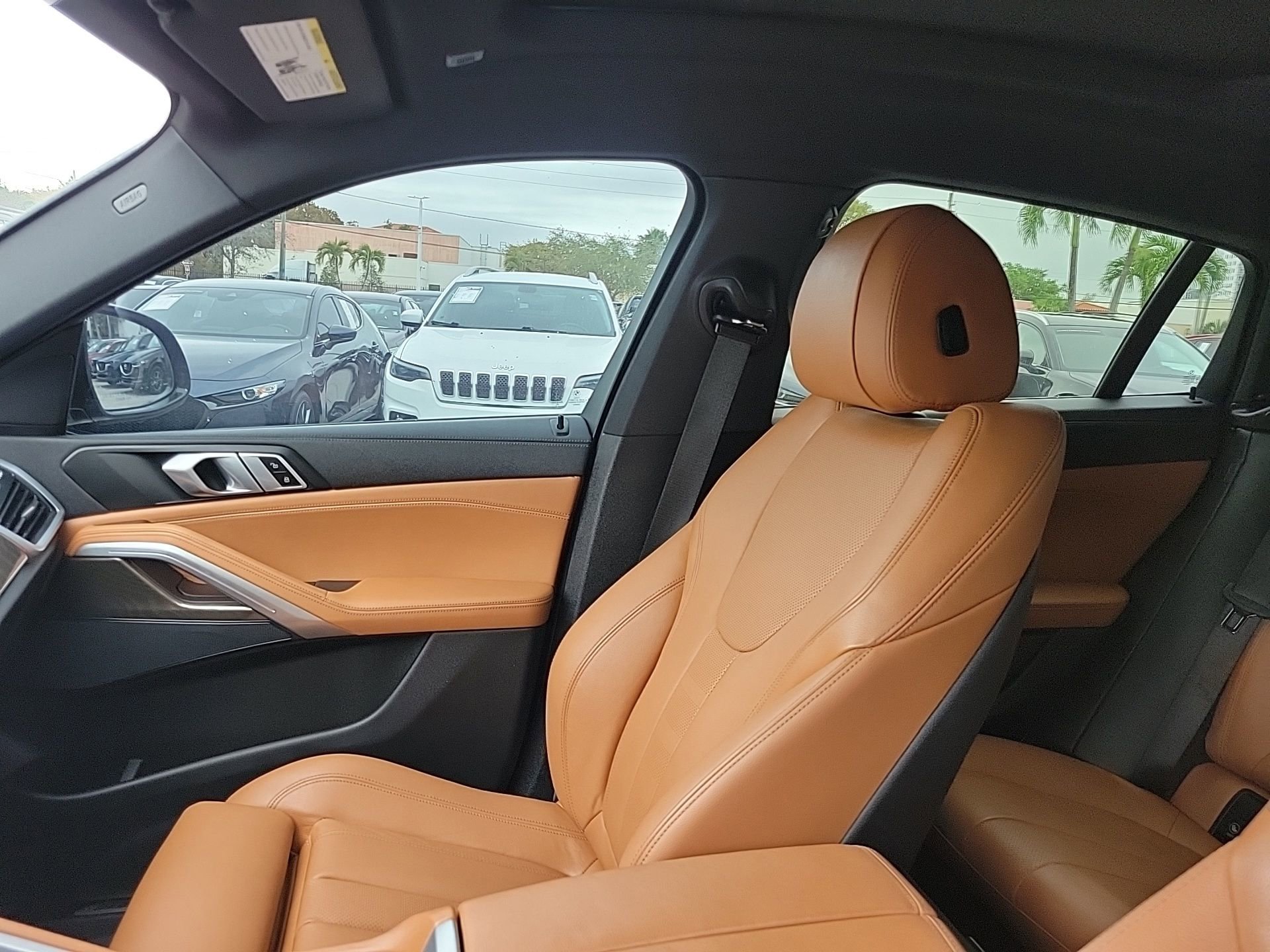 Used 2022 BMW X6 xDrive40i w/ M Sport Package image 29