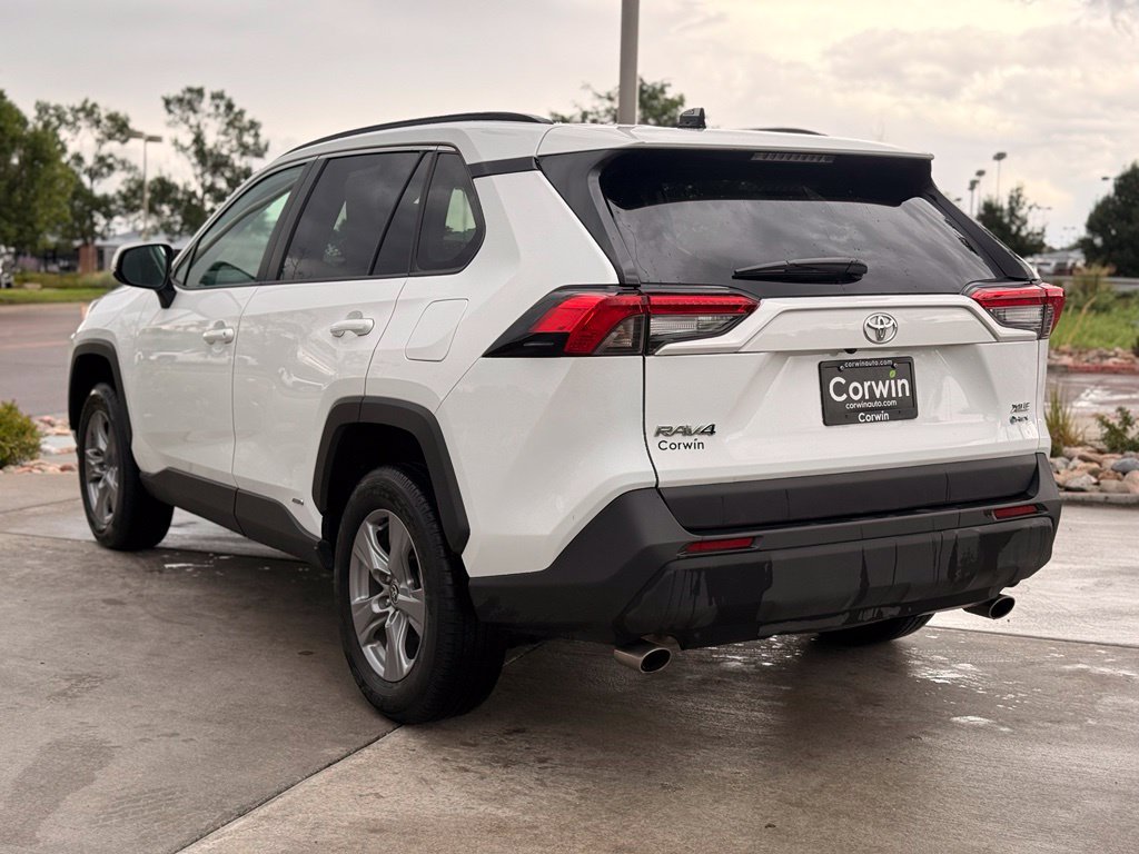 Used 2025 Toyota RAV4 XLE AWD/4WD image 5