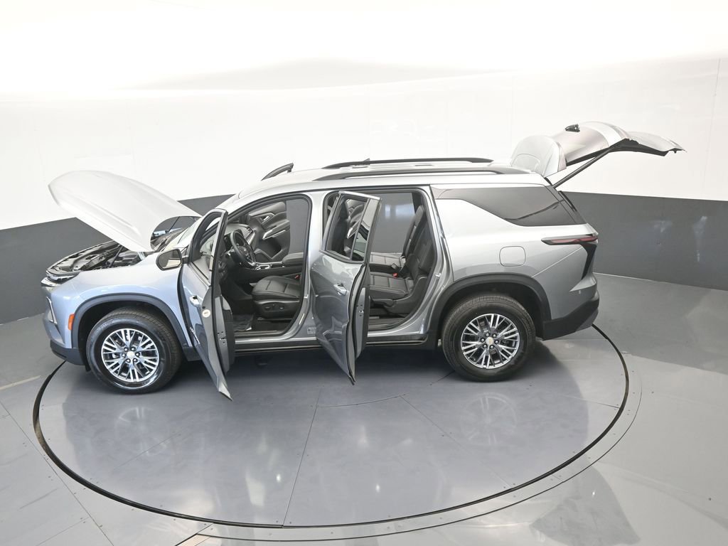 Used 2025 Chevrolet Traverse LT image 67
