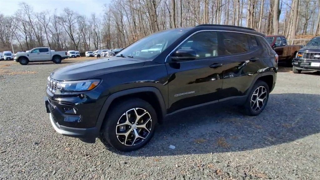 Certified 2024 Jeep Compass Limited image 4