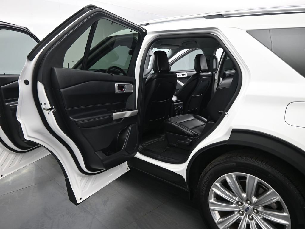 Certified 2020 Ford Explorer Limited w/ Hybrid Equipment Group 310A RWD image 17