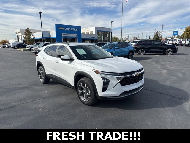 Used 2025 Chevrolet Trax LT