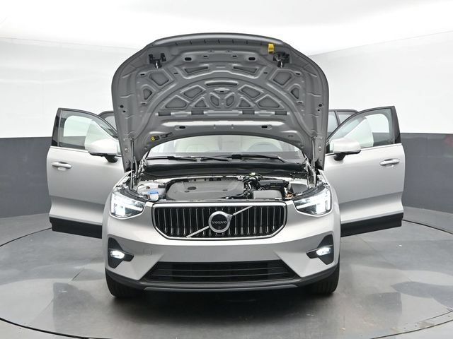 Used 2025 Volvo XC40 B5 Plus AWD/4WD image 51