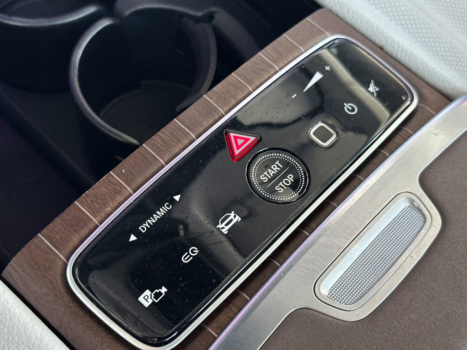 Used 2023 Mercedes-Benz EQS 580 4MATIC Sedan w/ Exclusive Trim Package image 26