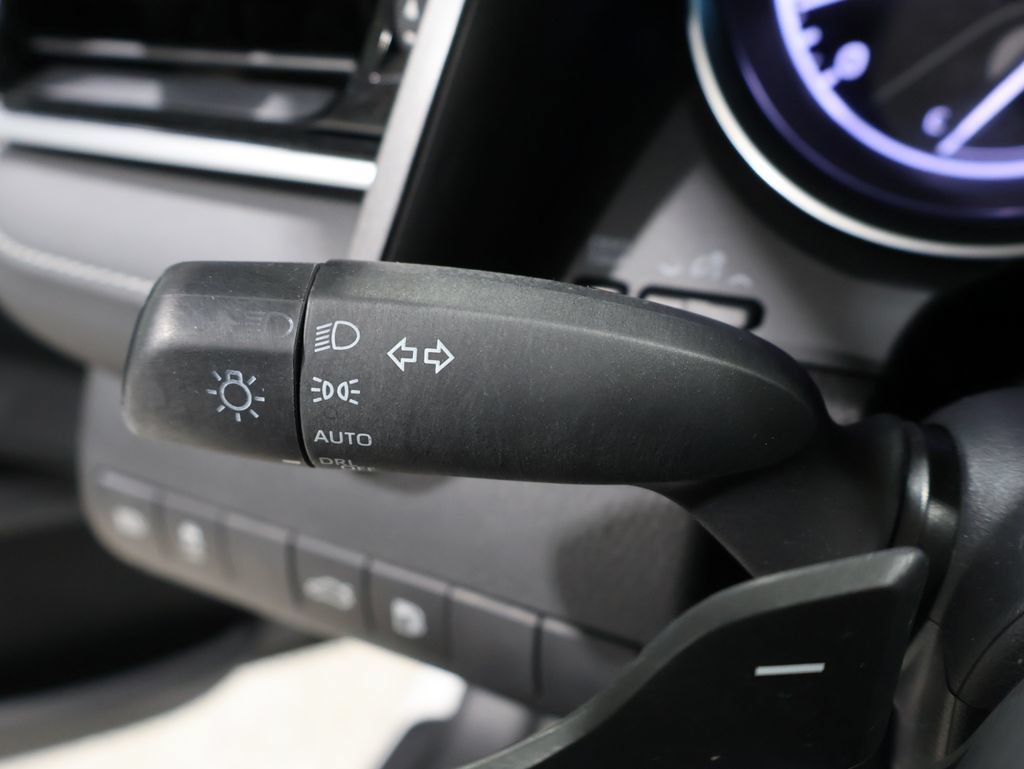 Used 2018 Toyota Camry SE FWD image 33