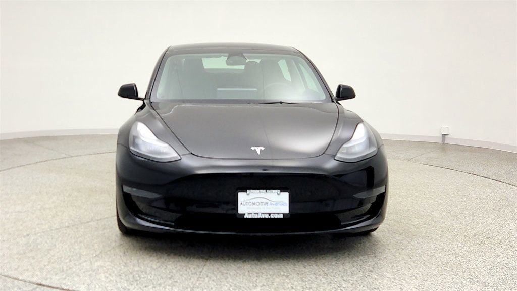 Used 2023 Tesla Model 3 Standard Range image 2