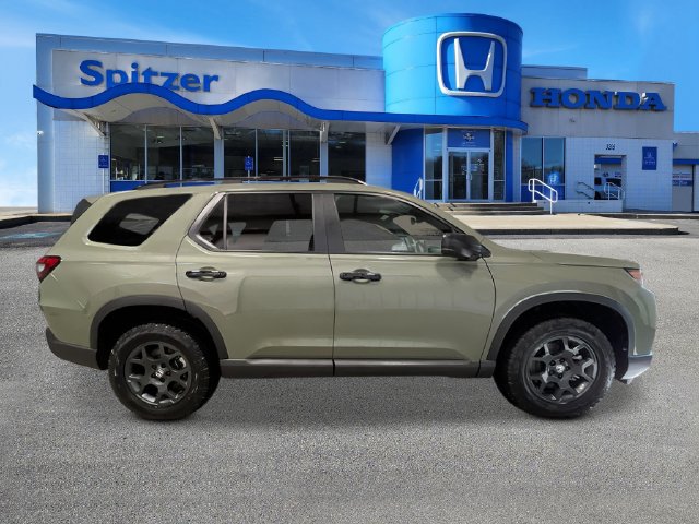 New 2026 Honda Pilot TrailSport image 2