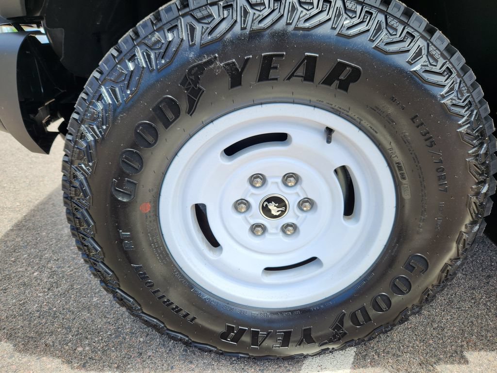 Used 2025 Ford Bronco Heritage Edition AWD/4WD image 17