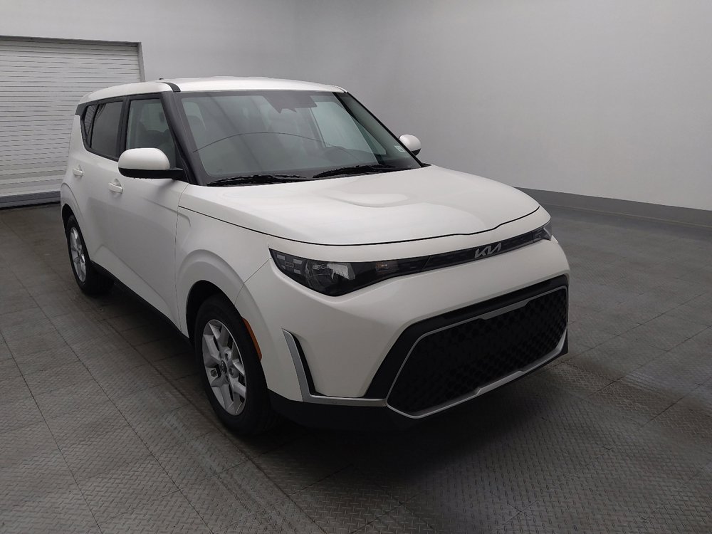 Used 2025 Kia Soul LX image 13