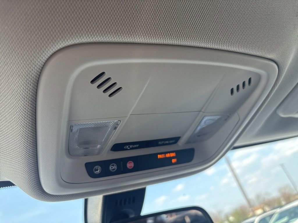 Used 2020 Chevrolet Traverse LS image 22