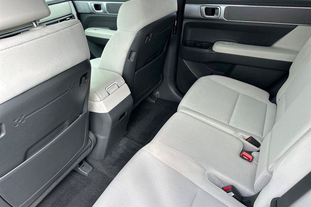 Used 2026 Hyundai Santa Fe SE FWD image 12