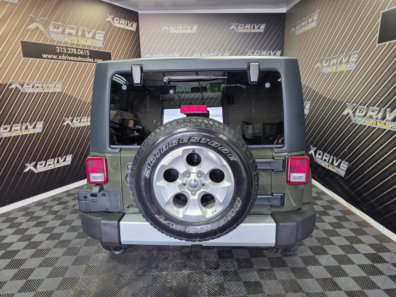 Used 2015 Jeep Wrangler Sahara w/ Connectivity Group AWD/4WD image 13