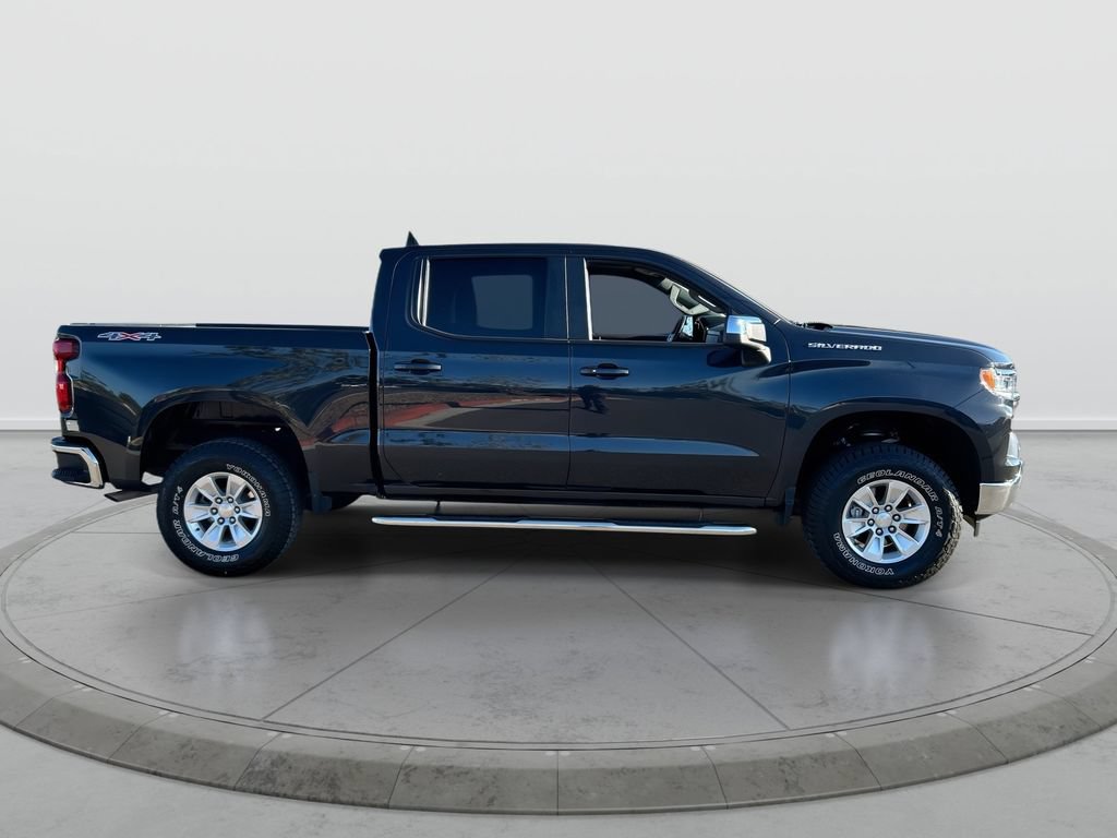 Used 2022 Chevrolet Silverado 1500 LT AWD/4WD image 9
